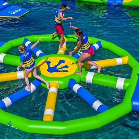 Les Eaux Du Moulin Piscine Chauffee Et Jacuzzi *