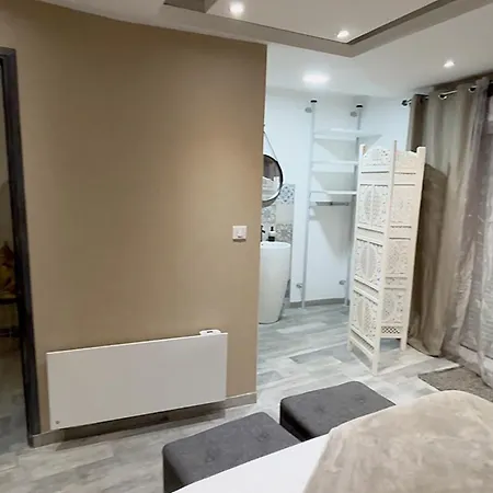 Les Eaux Du Moulin Piscine Chauffee Et Jacuzzi