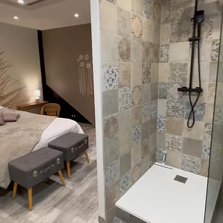 Les Eaux Du Moulin Piscine Chauffee Et Jacuzzi Holiday home *