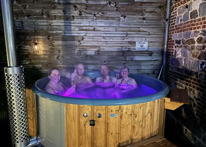 Les Eaux Du Moulin Piscine Chauffee Et Jacuzzi