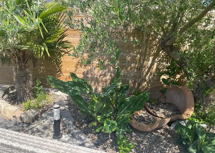 Les Eaux Du Moulin Piscine Chauffee Et Jacuzzi Holiday home *