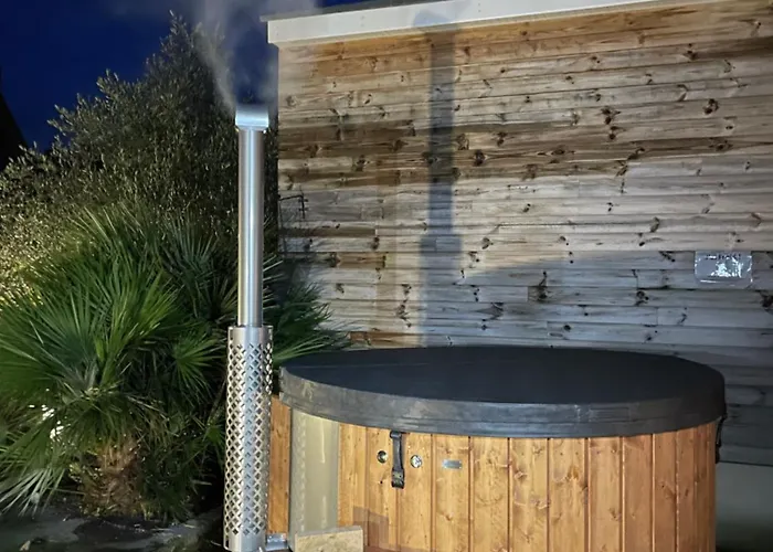 Holiday home Les Eaux Du Moulin Piscine Chauffee Et Jacuzzi *