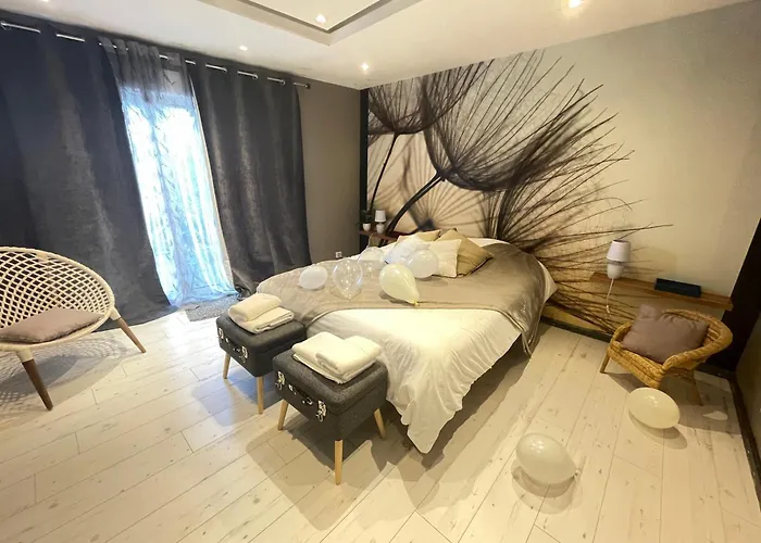 Les Eaux Du Moulin Piscine Chauffee Et Jacuzzi Holiday home Vittefleur